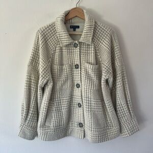 Democracy Cream & Light Grey Houndstooth Fuzzy Soft Button Front Shacket Small‎